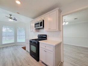 Building Photo - 3610 Honey Creek Dr