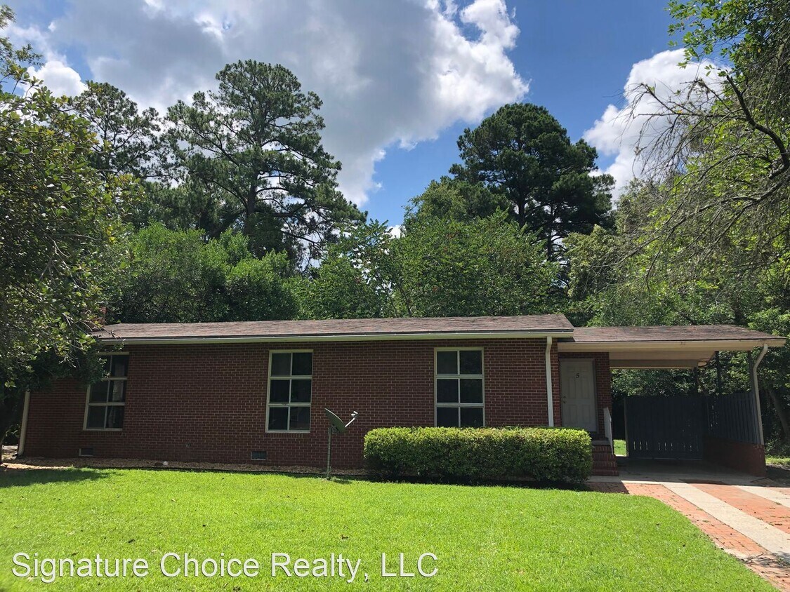 Primary Photo - 3 br, 1.5 bath House - 5 Loganberry Circle