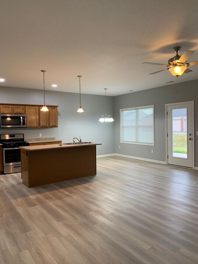 Foto del edificio - Pre-leasing Newly Built 3 Bed 2 Bath w att...