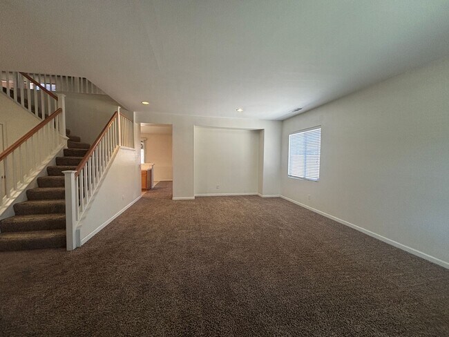 Building Photo - 44321 Sunmist Ct