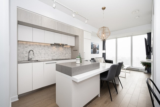 Photo du bâtiment - 1255 Rue Saint-Jacques