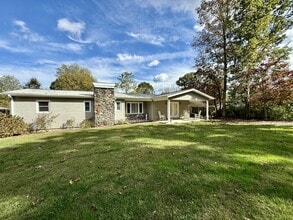 Building Photo - 110 Holly Ave