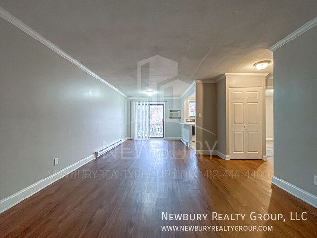 Building Photo - Charming Move-In Ready 2 Bedroom Apartment