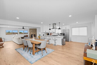 Building Photo - 2217 Cardinal Dr