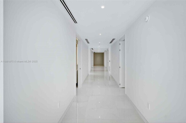 Foto del edificio - 300 Biscayne Blvd Way