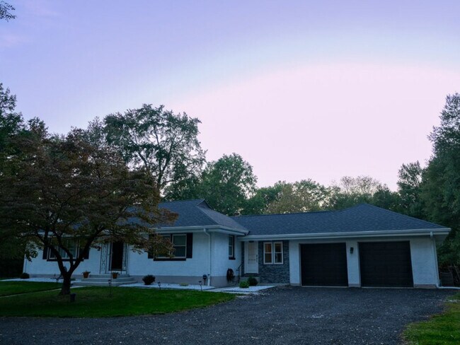 Foto del edificio - 7 Maple Ave