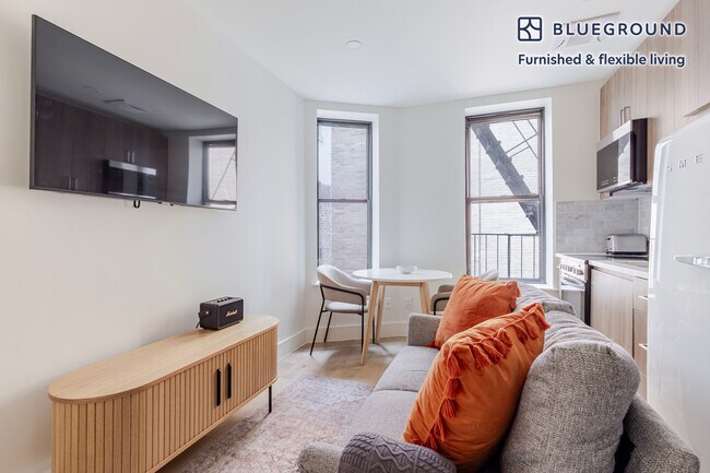 Foto del edificio - 82 Washington Pl