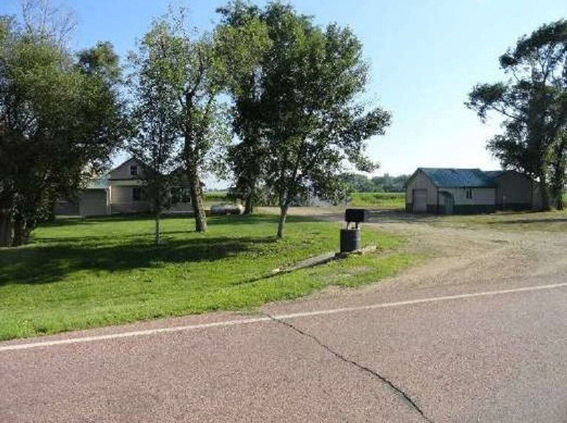 Primary Photo - Beautiful acreage