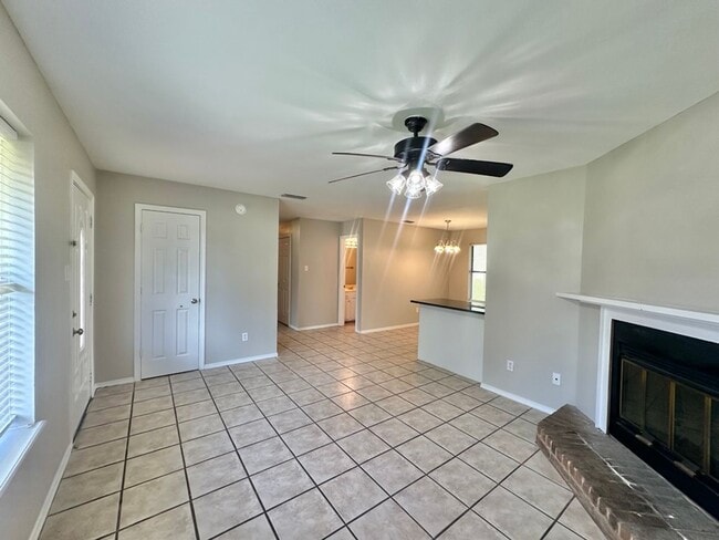 Building Photo - Stoneridge Duplex 454/452