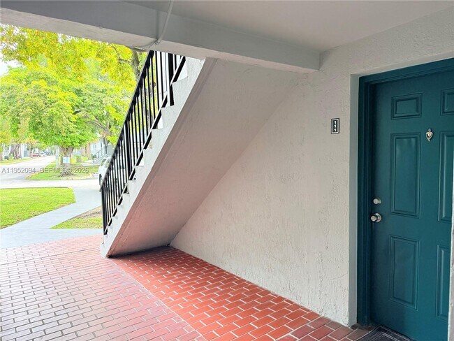 Foto del edificio - 7200 NW 179th St