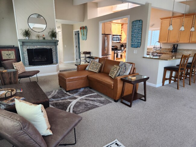 Foto del edificio - 718 Coronado Ct