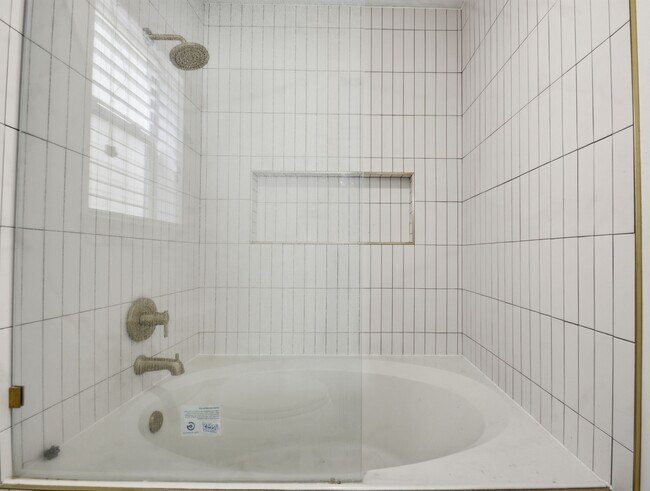 Foto del edificio - 1714 W Webster St