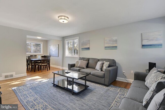 Foto del edificio - 5901 Taylor Rd