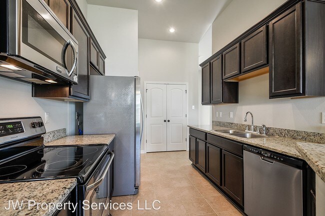 Building Photo - 3 br, 2 bath House - 70091 4th Street