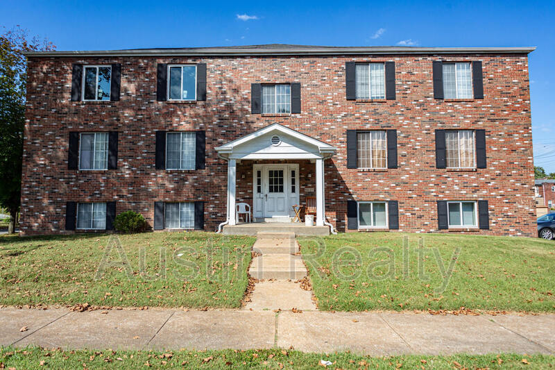 Primary Photo - 5625 S Grand Blvd