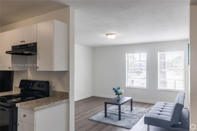 Building Photo - 2000 S Main St