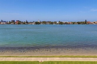 Building Photo - 7984 Sailboat Key Blvd S