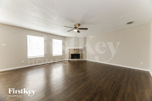 Building Photo - 1395 Stewart Dr