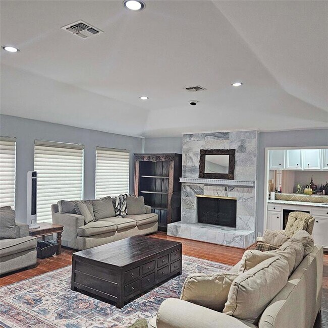 Building Photo - 15622 Whitewater Ln