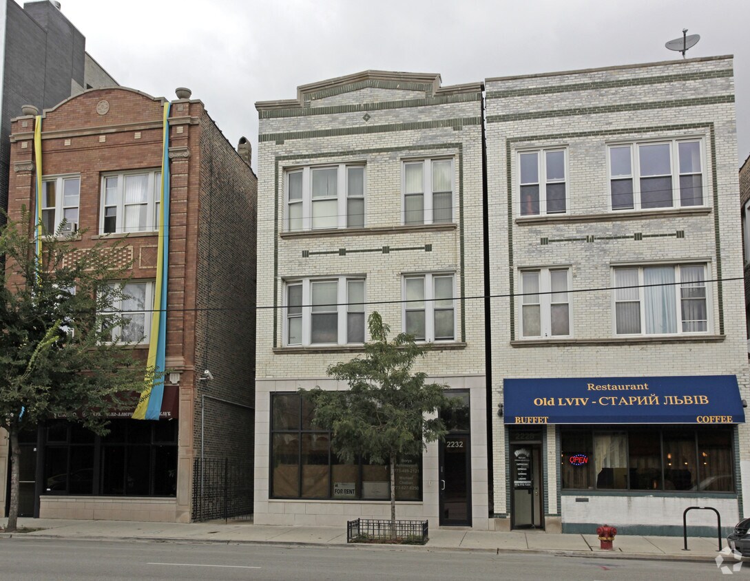 Building Photo - 2232 W Chicago Ave