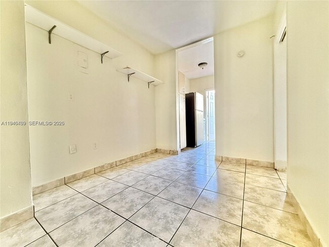 Building Photo - 7625 Harding Ave