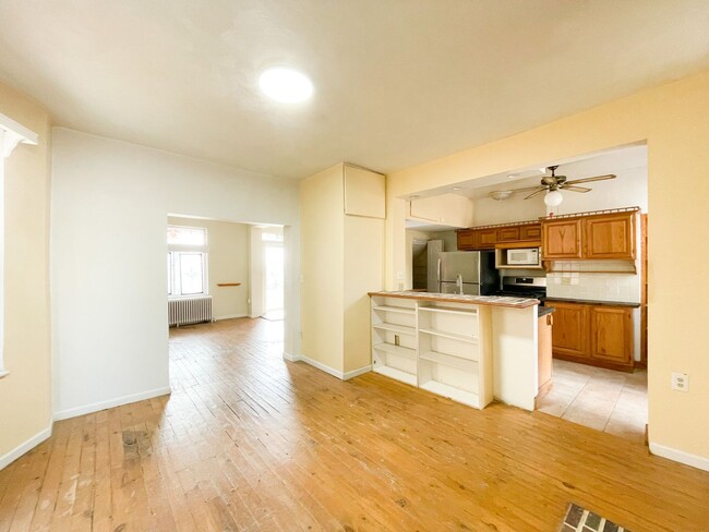 Building Photo - AVAILABLE June - Beautiful 4+ Bedroom, 2 B...