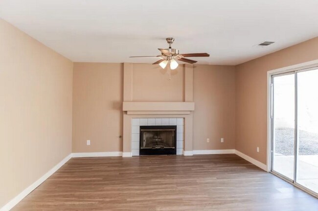 Foto del edificio - 8704 Cypresswood Ave