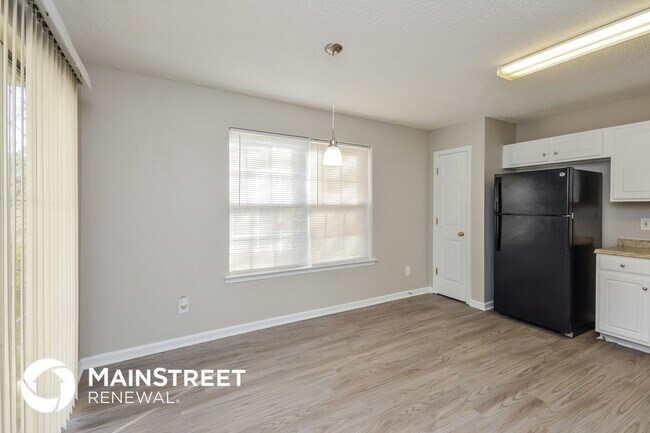 Foto del edificio - 325 Coral Cir