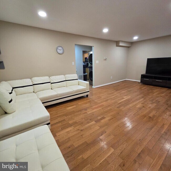 Foto del edificio - 5676 Kirkham Ct