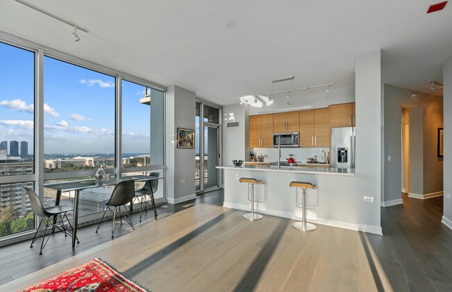 Kitchen / Dining Area - 1629 S Prairie Ave