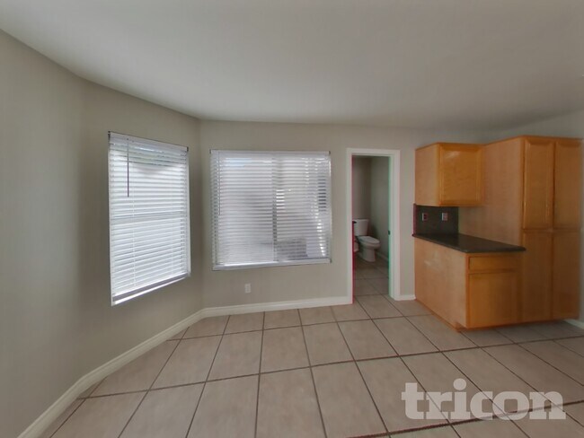 Building Photo - 697 Senator Ct