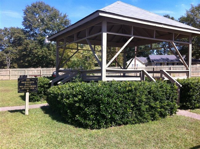 Building Photo - 1301 Alexander Dr