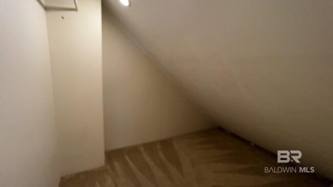 Foto del edificio - 295 Belrose Ave