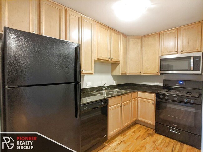 Foto del edificio - 4600 N Clarendon Ave