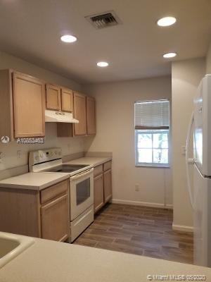 Foto del edificio - 6776 Mitchell St