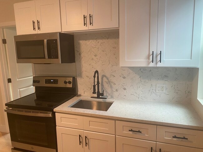 Building Photo - 1720 27th Ave N