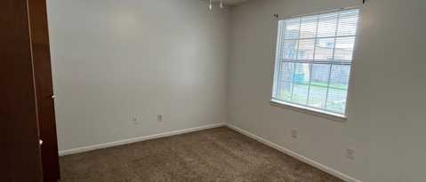 Building Photo - 111 Classic Ct