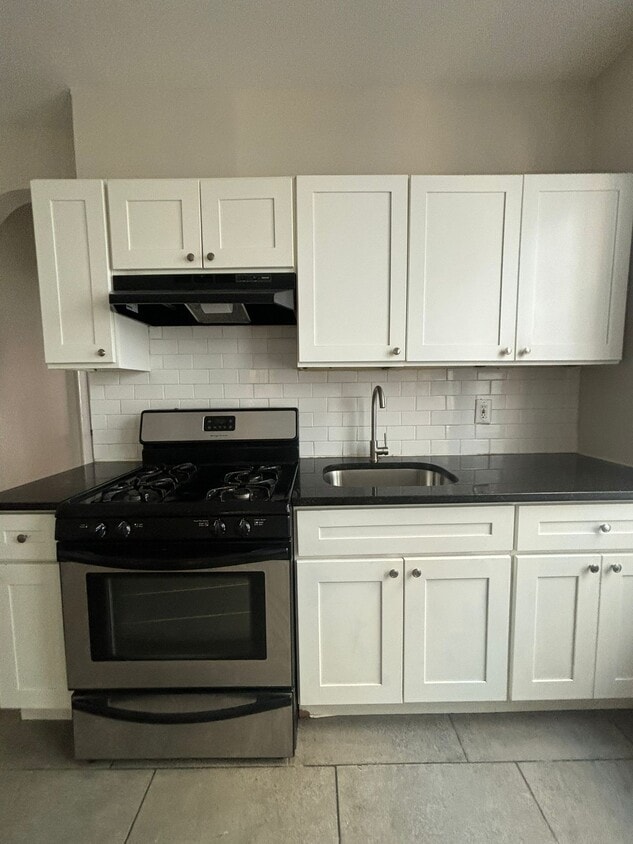 Primary Photo - 330 Keer Ave