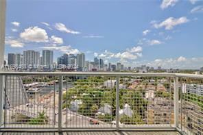 Foto del edificio - 10 SW South River Dr
