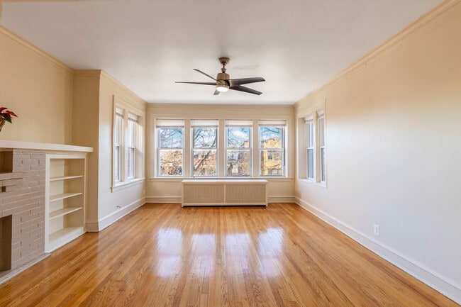 Building Photo - 6352 S Francisco Ave