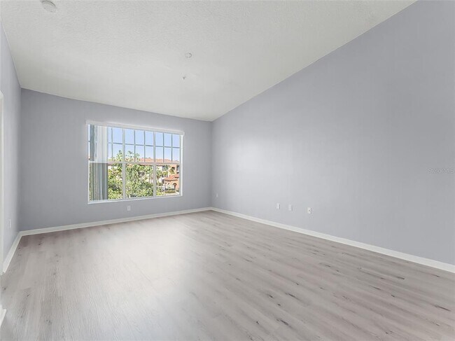 Foto del edificio - 5530 Metrowest Blvd