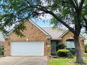 Building Photo - 20910 Medallion Pointe Dr