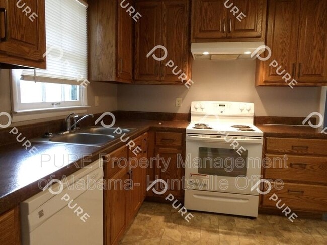Building Photo - 2108 Linde St NW