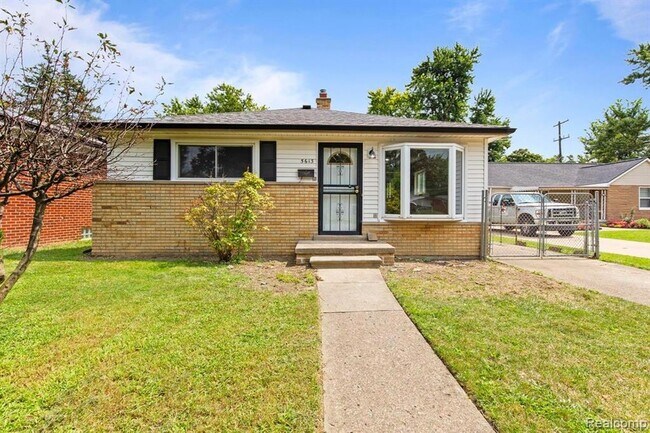 Foto del edificio - 5613 Merrick St