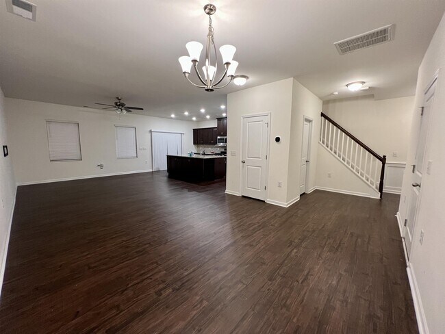 Foto del edificio - 4113 Lofty Ridge Pl