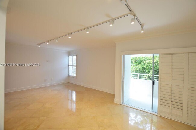 Building Photo - 5838 SW 74th Terrace