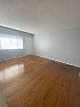 Building Photo - 651 Winslow Ave