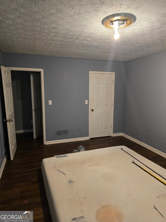 Building Photo - 2812 Briar Hill Ln SE