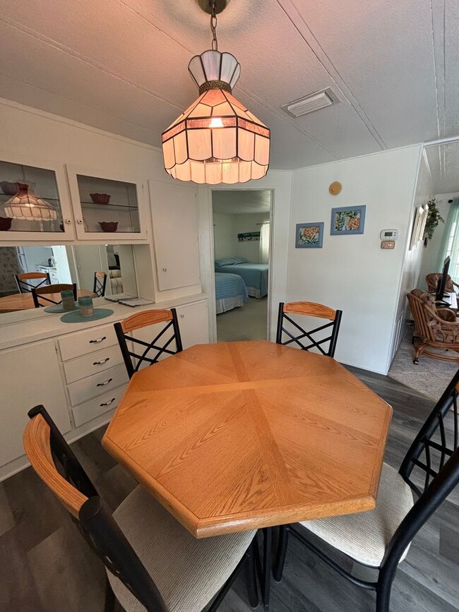 Building Photo - Charming 2BR 2BT Fully Furnished Home in a...