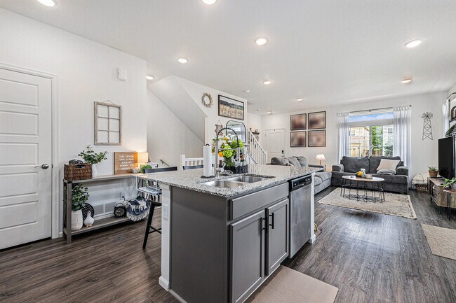 Building Photo - 20000 E 40th Ave